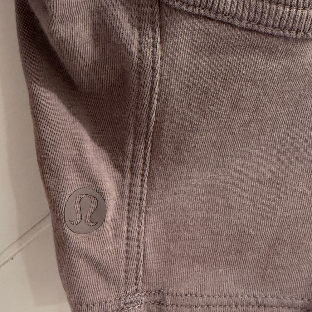 Pristine Lululemon Better Best Long Sleeve Crop Tee Shirt in Lunar Rock Size 6 - Picture 7 of 9